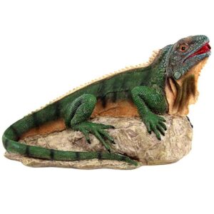 Design Toscano EU9316 16 Inch Ike the Iguana Spitter Piped Statue