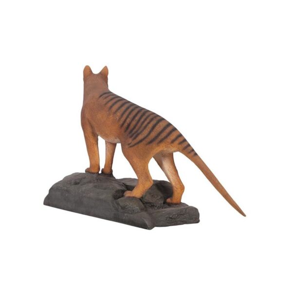 Design Toscano NE100101 40 1/2 Inch Mysterious Tasmanian Tiger Statue