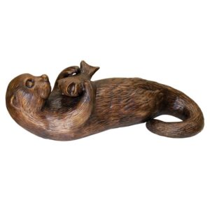 Design Toscano PN7384 30 Inch Lazy Otter with Fish Statue - Bronze